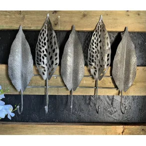 Knagerække m, bladdeko, antik sølv - Kjærs Brugskunst